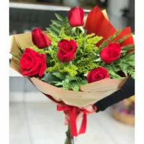 RAMALHETE C/ 6 ROSAS VERMELHAS