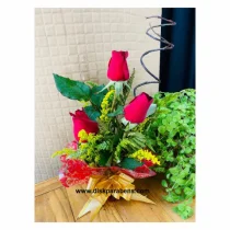ARRANJO DE 3 ROSAS